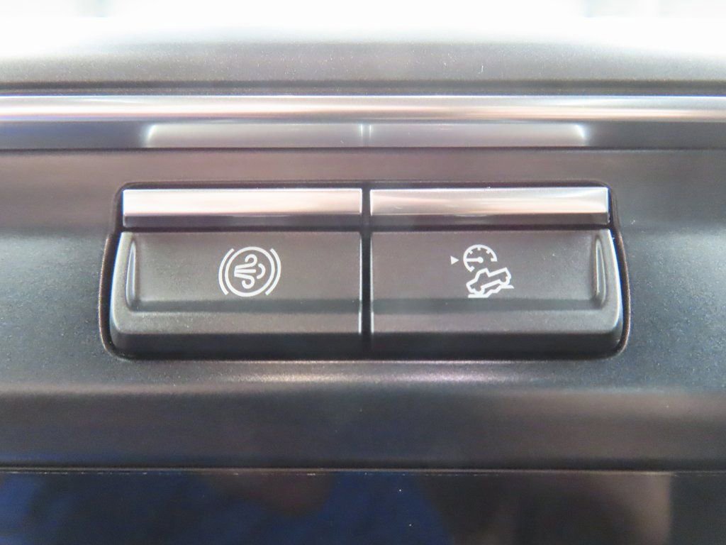 Used 2025 Ford F250 Platinum AWD/4WD image 69