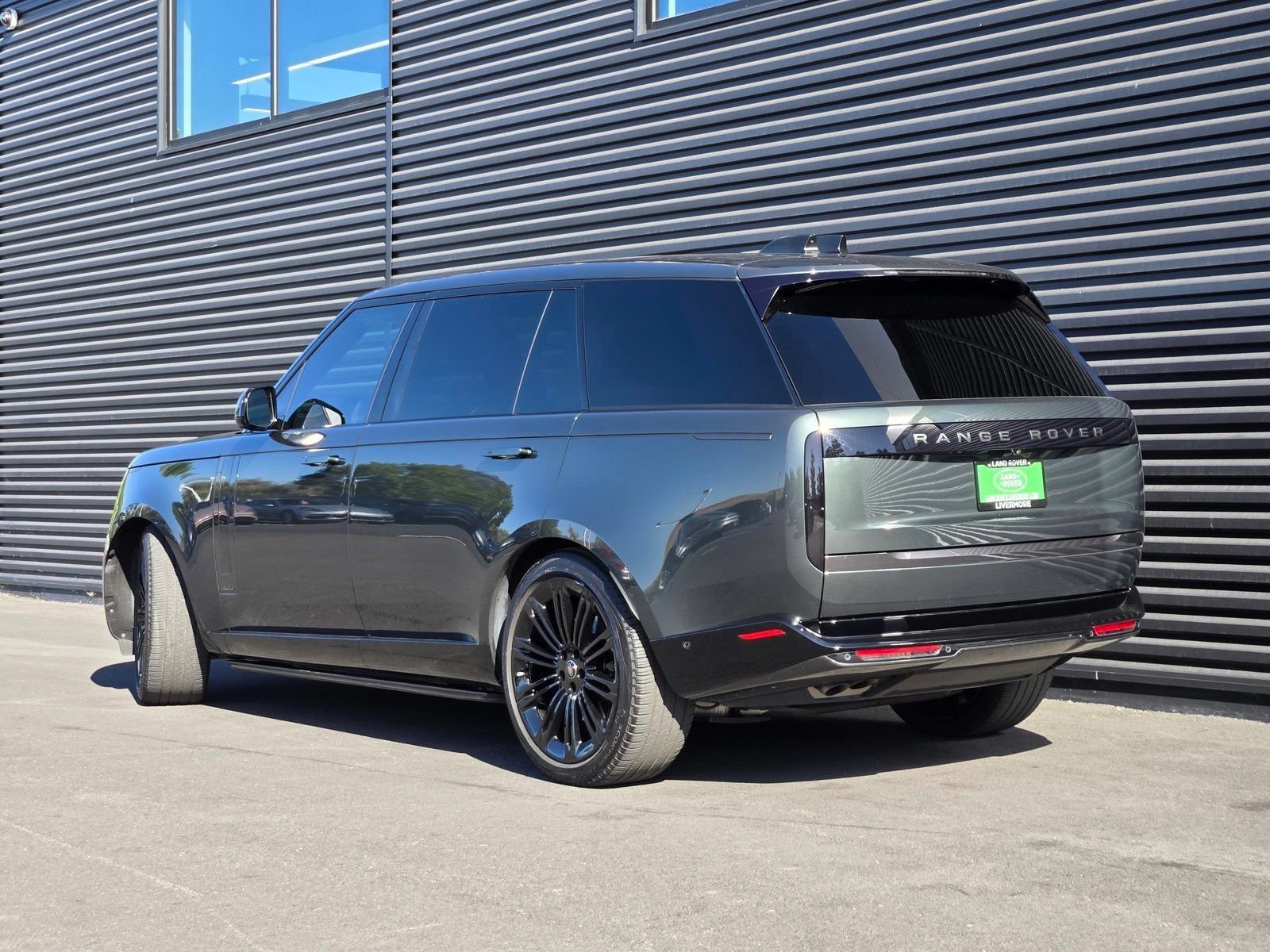 Used 2024 Land Rover Range Rover Long Wheelbase Autobiography AWD/4WD image 5