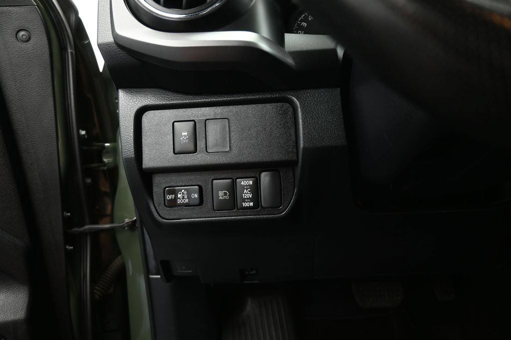 Used 2022 Toyota Tacoma TRD Off-Road w/ Technology Package RWD image 12