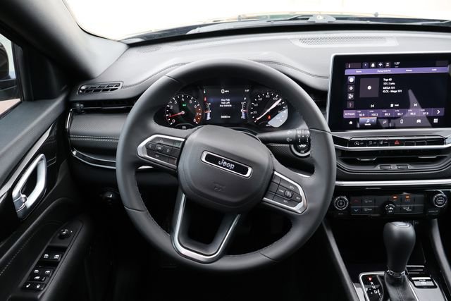 Used 2024 Jeep Compass Latitude w/ Altitude Special Edition image 11