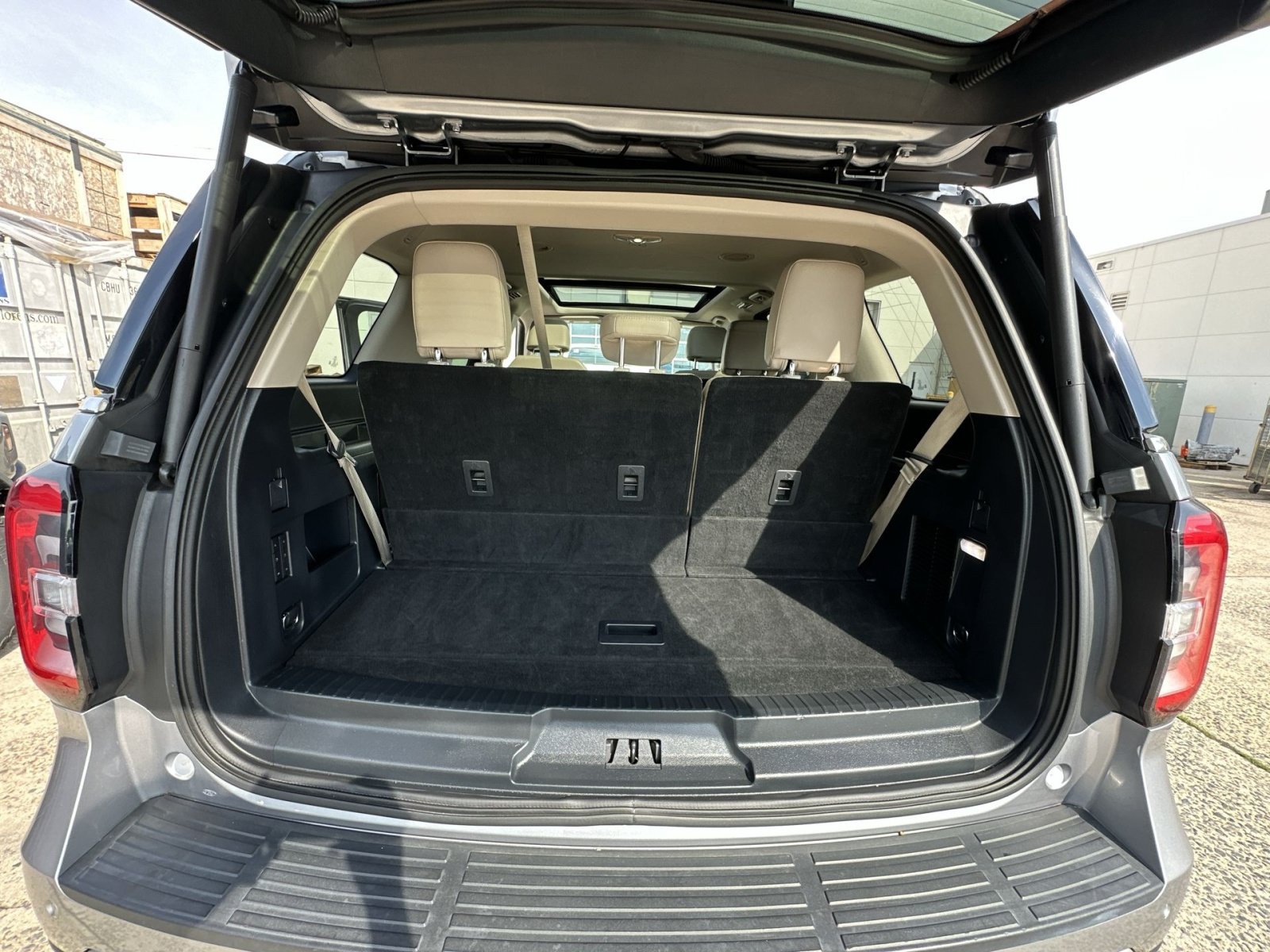 Used 2024 Ford Expedition Limited AWD/4WD image 35