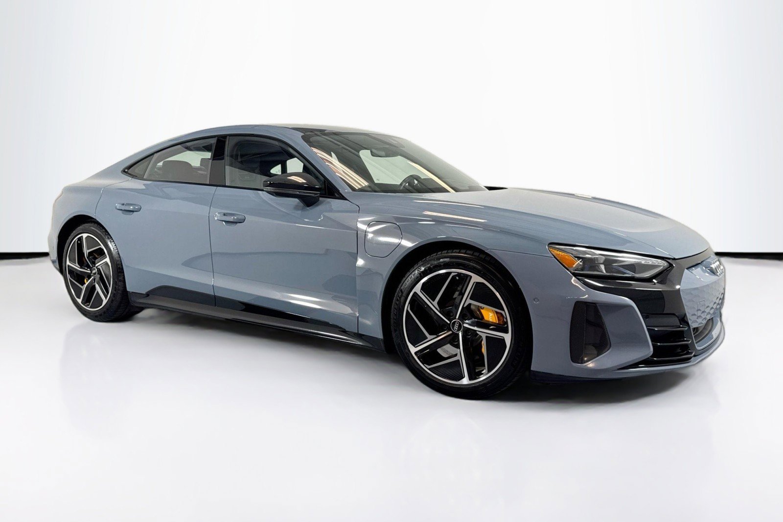 Used 2024 Audi RS e-tron GT image 3