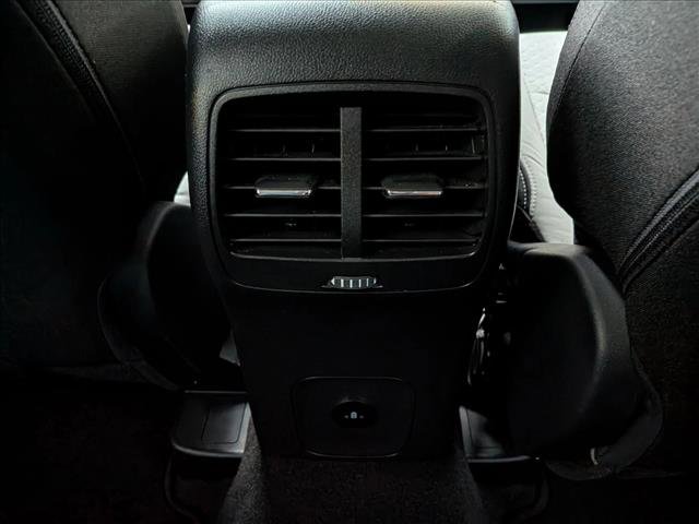 Used 2025 Ford Escape Active AWD/4WD image 18
