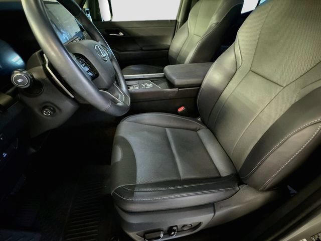 Used 2025 Lexus GX 550 w/ Accessory Package (2T) AWD/4WD image 21