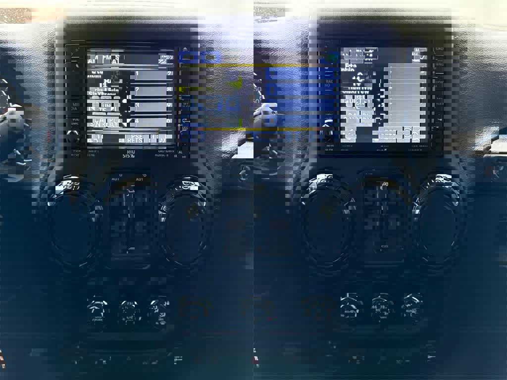 Used 2017 Jeep Wrangler Unlimited Rubicon image 19