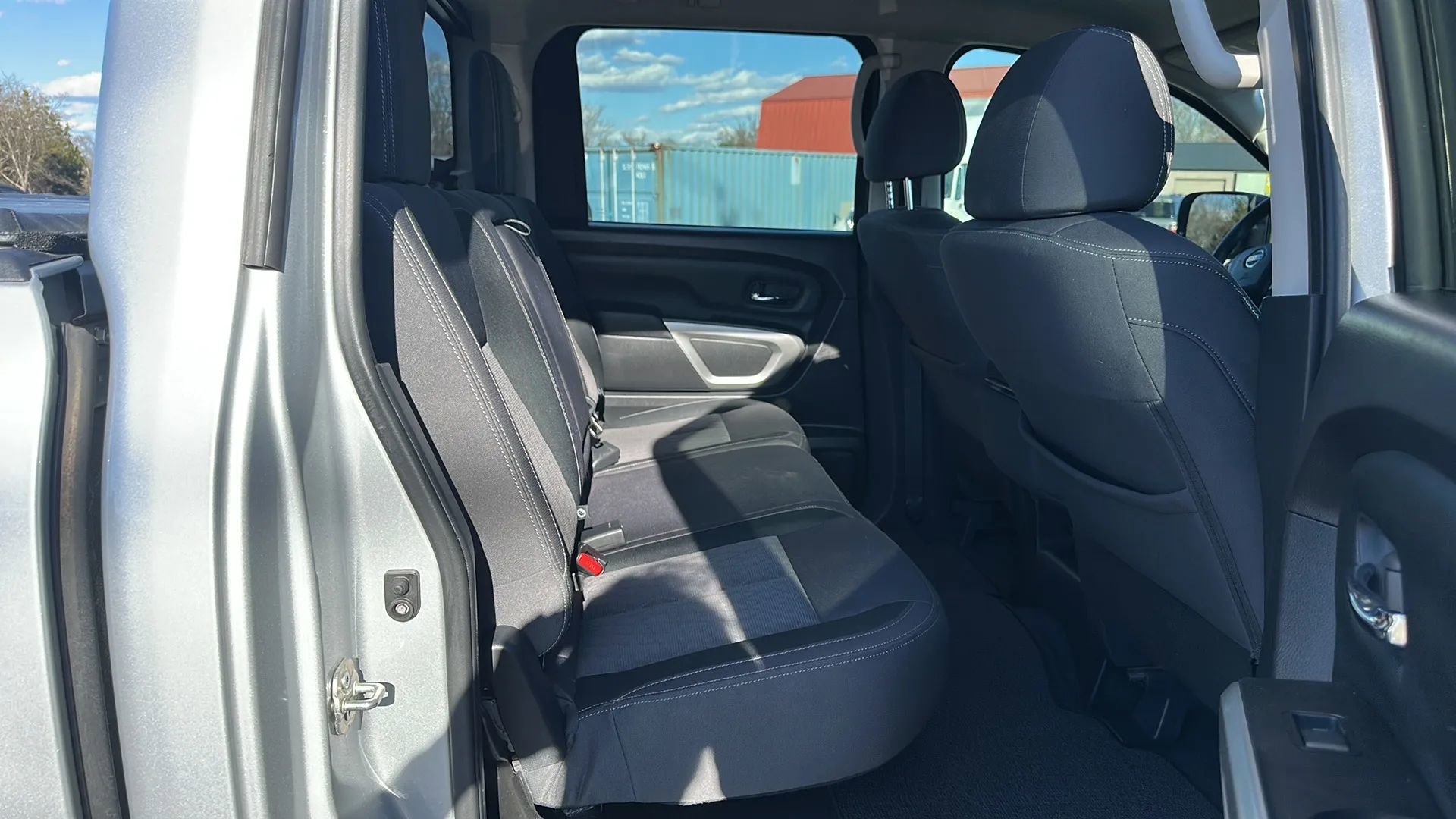 Used 2021 Nissan Titan SV w/ Off Road Protection Package image 15