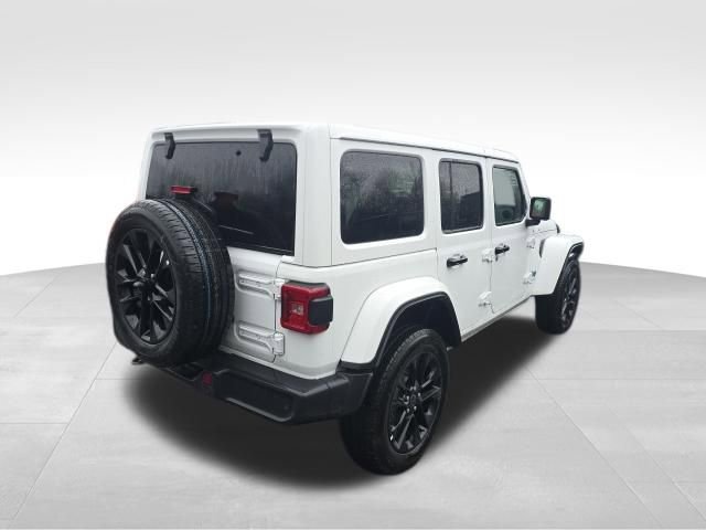 Used 2025 Jeep Wrangler Unlimited Sahara w/ Safety Group image 7