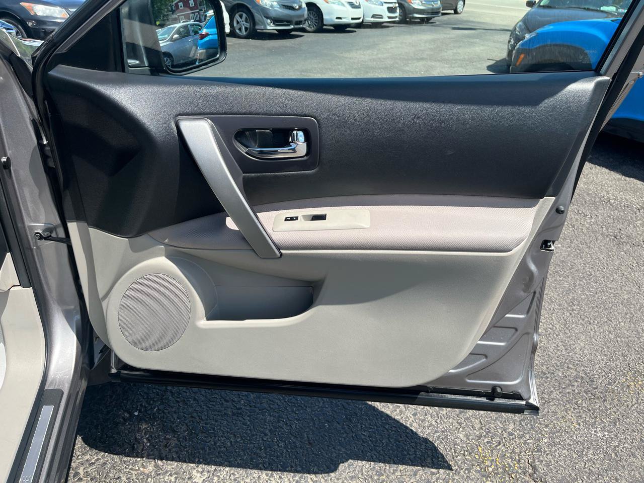 Used 2010 Nissan Rogue SL w/ Premium Pkg AWD/4WD image 30