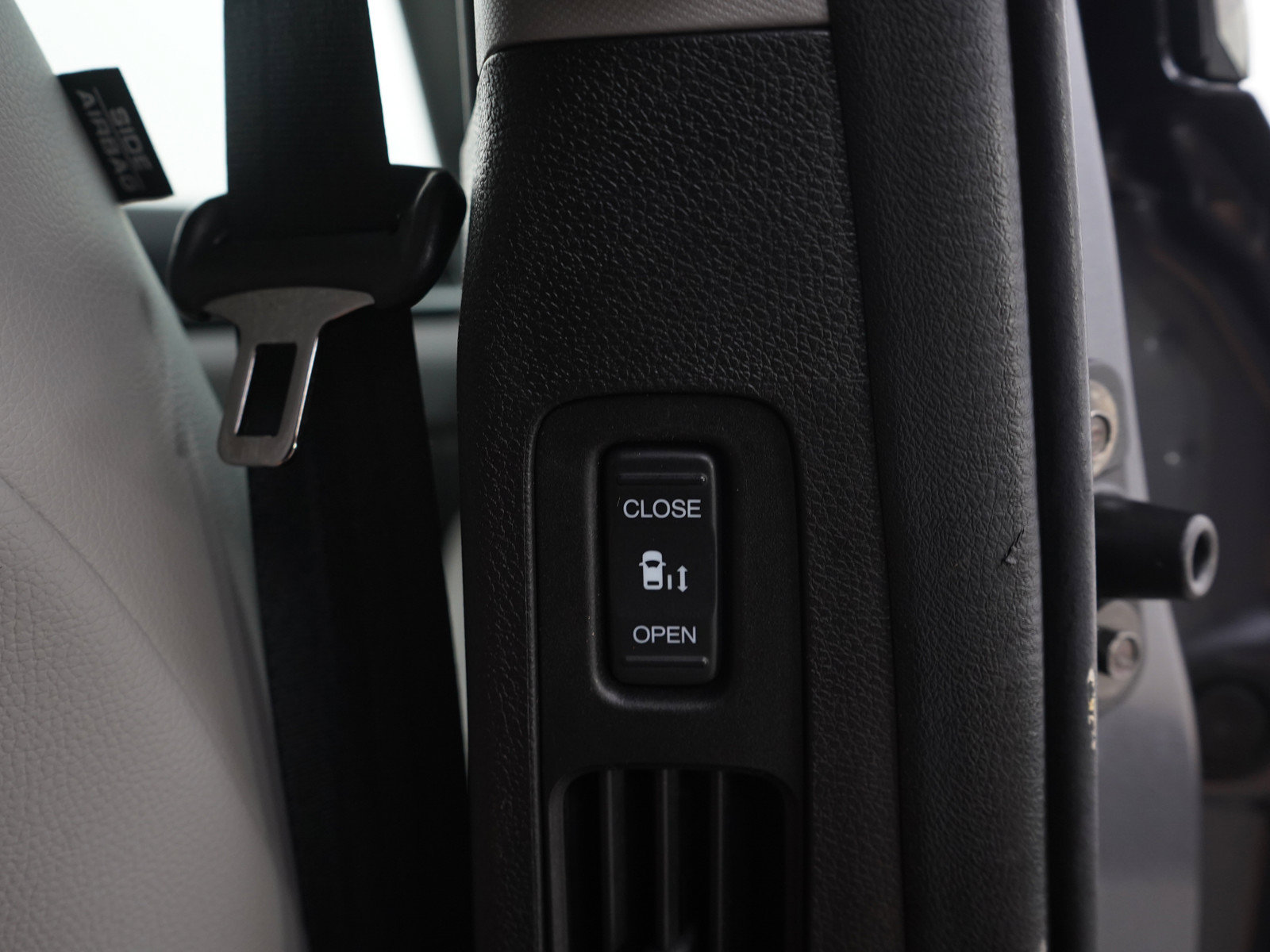 Used 2018 Honda Odyssey EX-L image 18