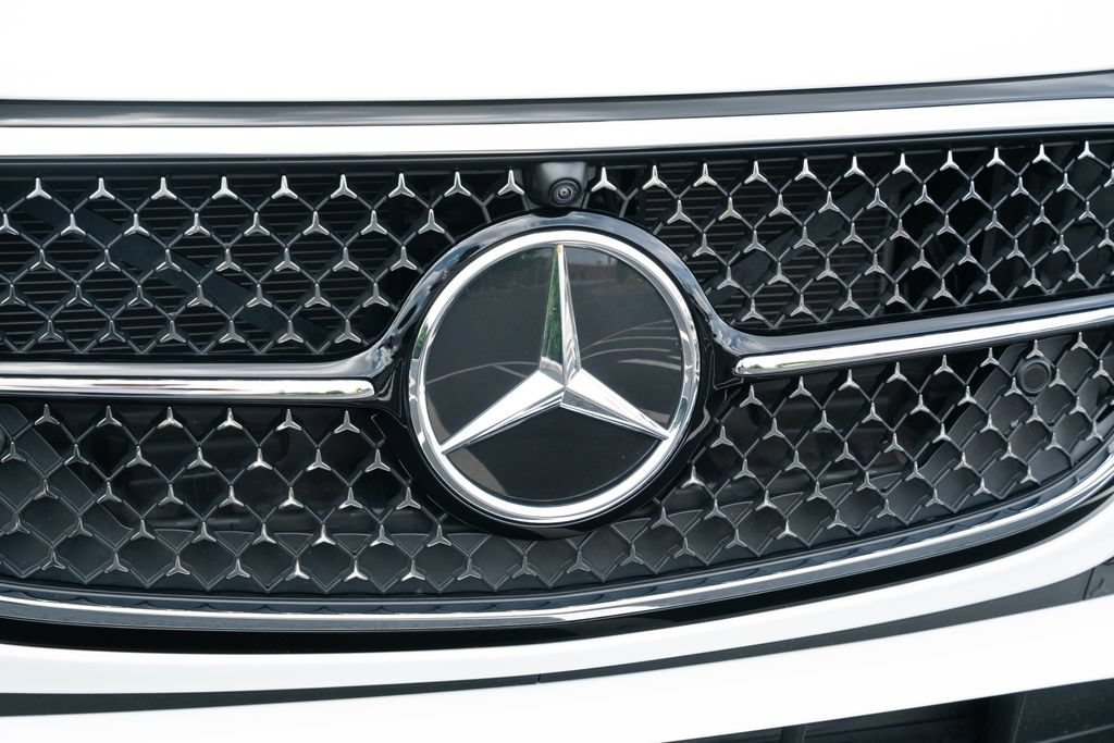Used 2025 Mercedes-Benz E 350 Sedan w/ Winter Package image 6
