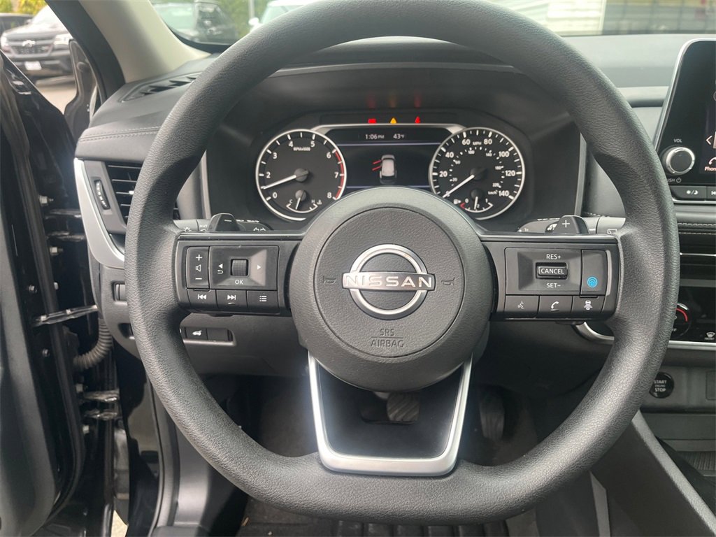 Used 2024 Nissan Rogue SV image 21