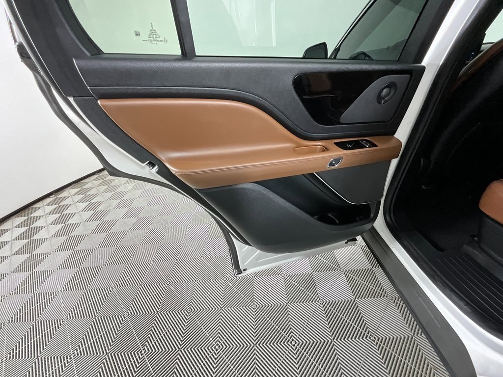 Certified 2020 Lincoln Aviator Reserve image 27