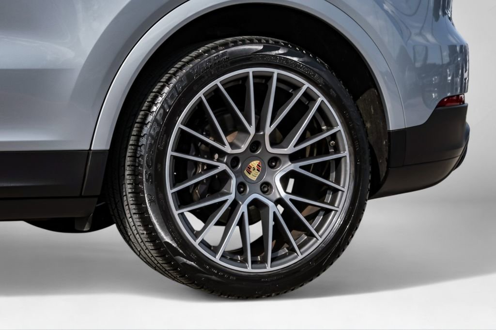 Used 2021 Porsche Cayenne image 65