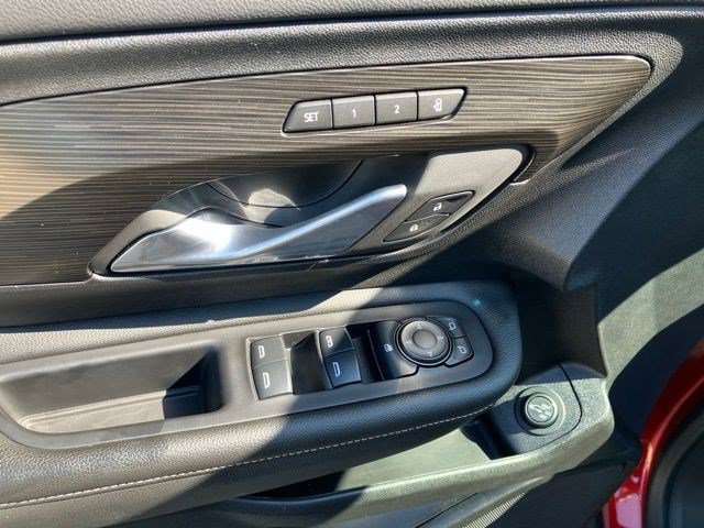 Used 2024 GMC Terrain SLT w/ Infotainment Package II AWD/4WD image 11