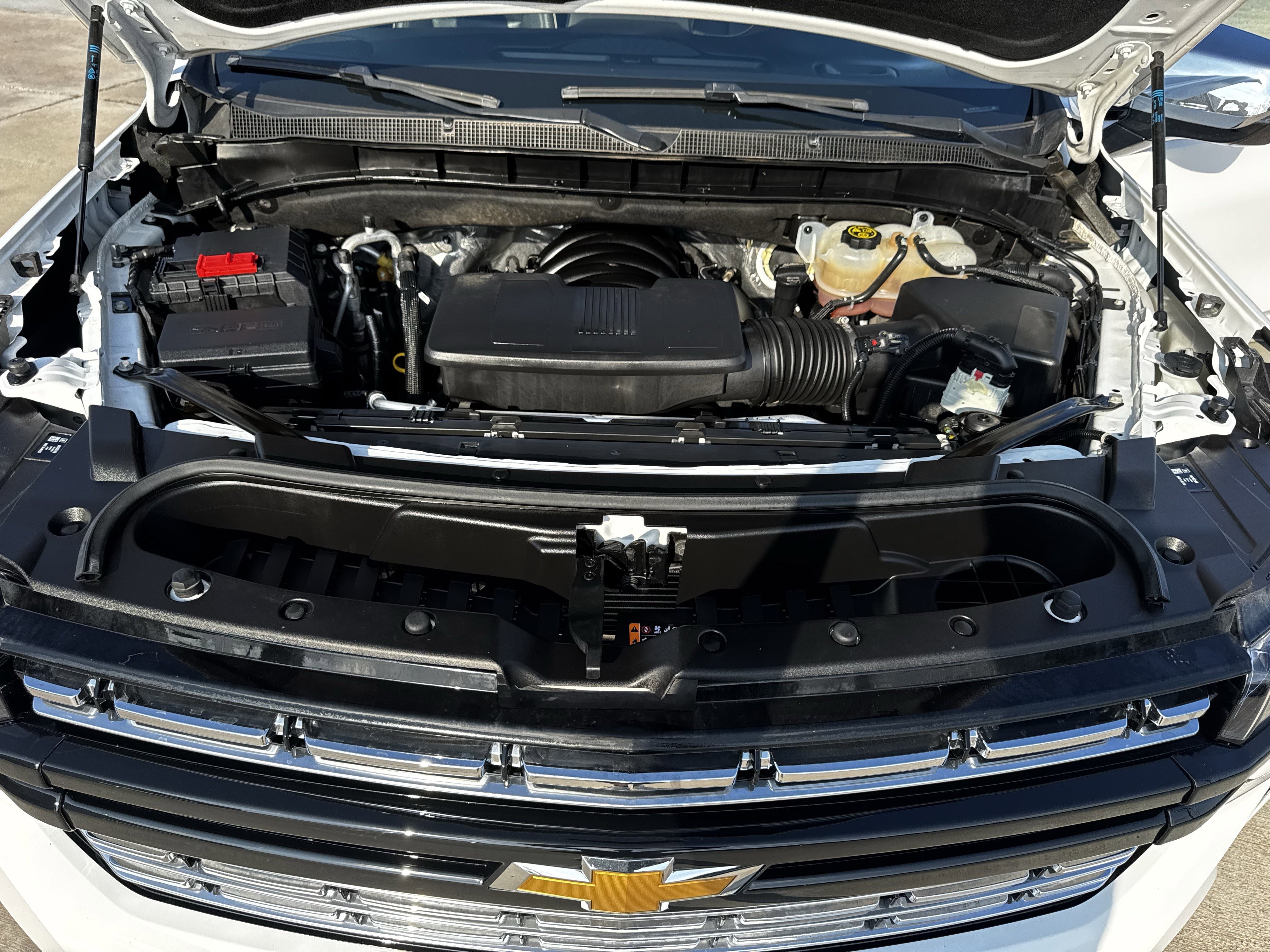 Used 2023 Chevrolet Suburban Premier image 33