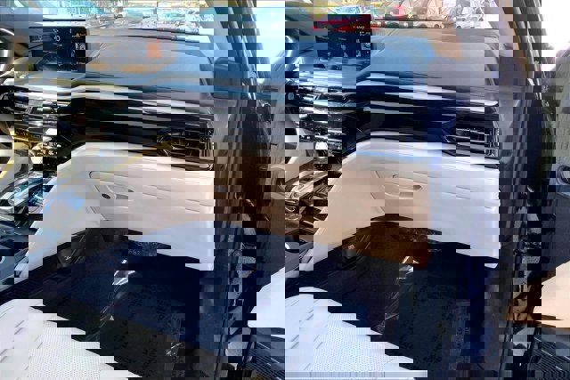 Used 2023 Acura MDX SH-AWD w/ Technology Package image 16