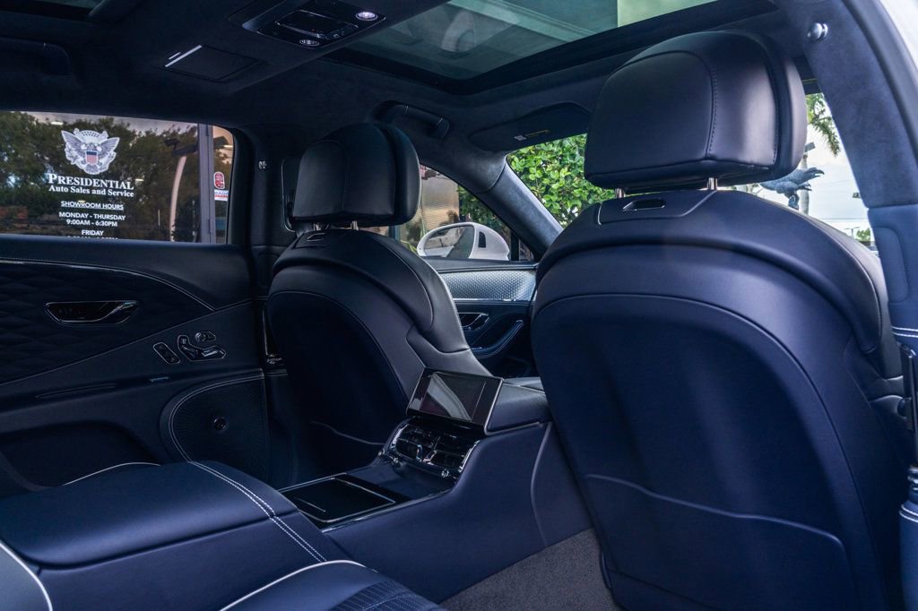 Used 2023 Bentley Flying Spur Azure image 27