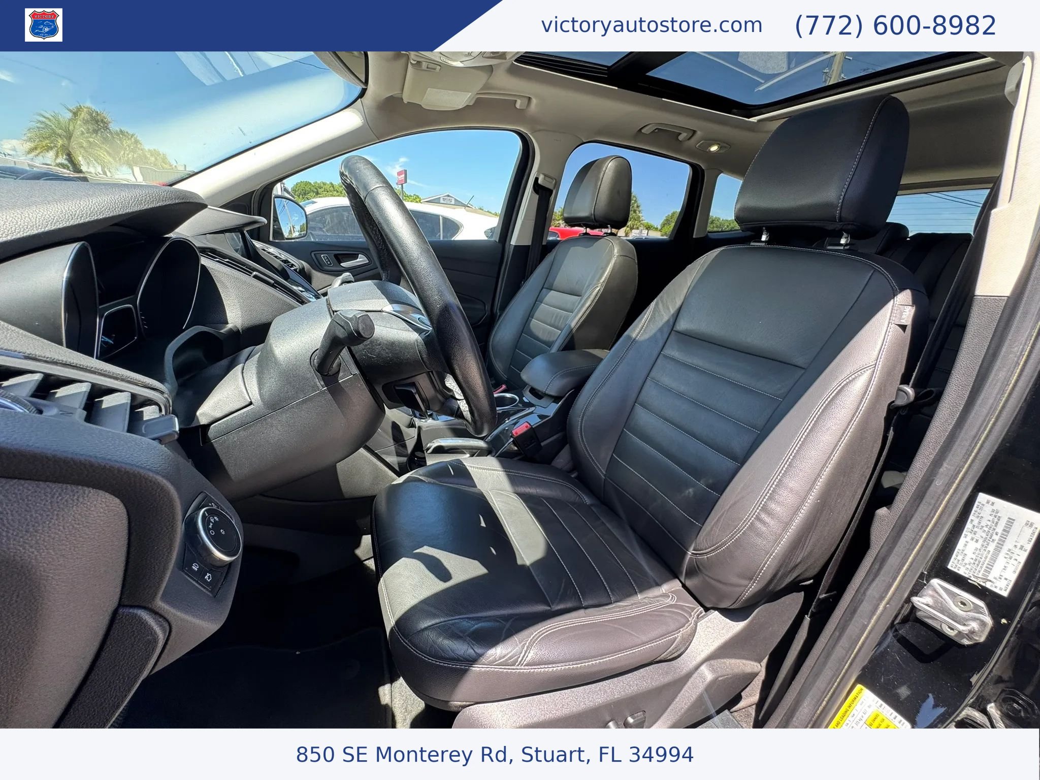 Used 2016 Ford Escape Titanium w/ Equipment Group 301A AWD/4WD image 2