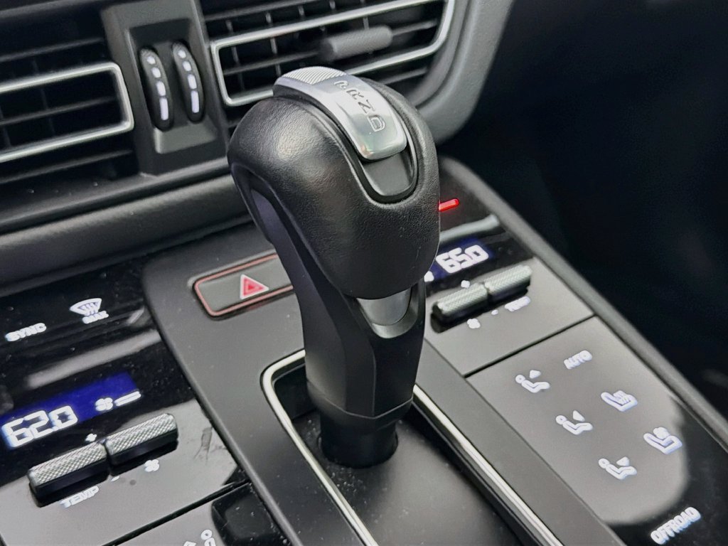 Certified 2023 Porsche Macan S AWD/4WD image 19