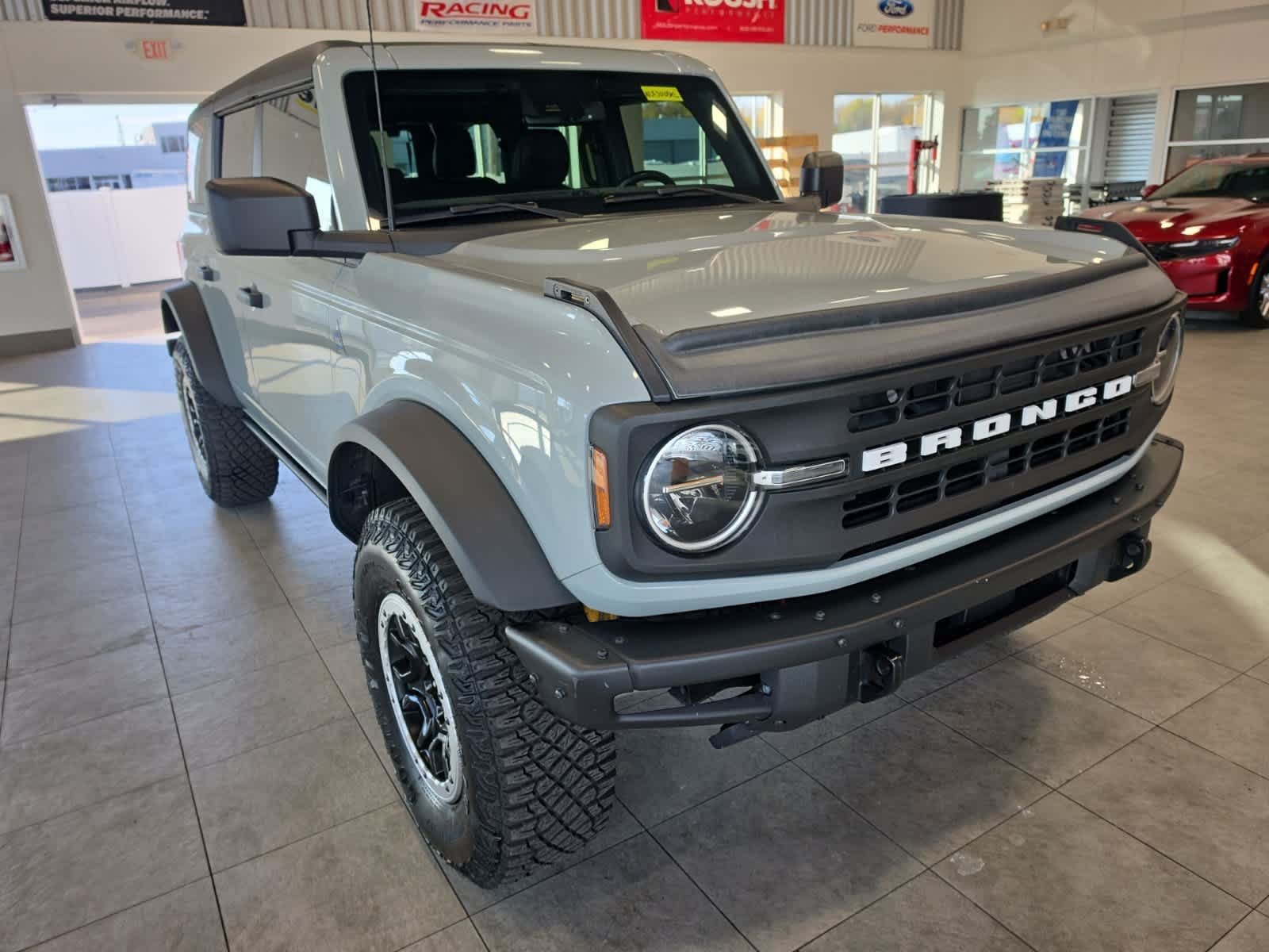 Used 2022 Ford Bronco Black Diamond w/ Sasquatch Package AWD/4WD image 3