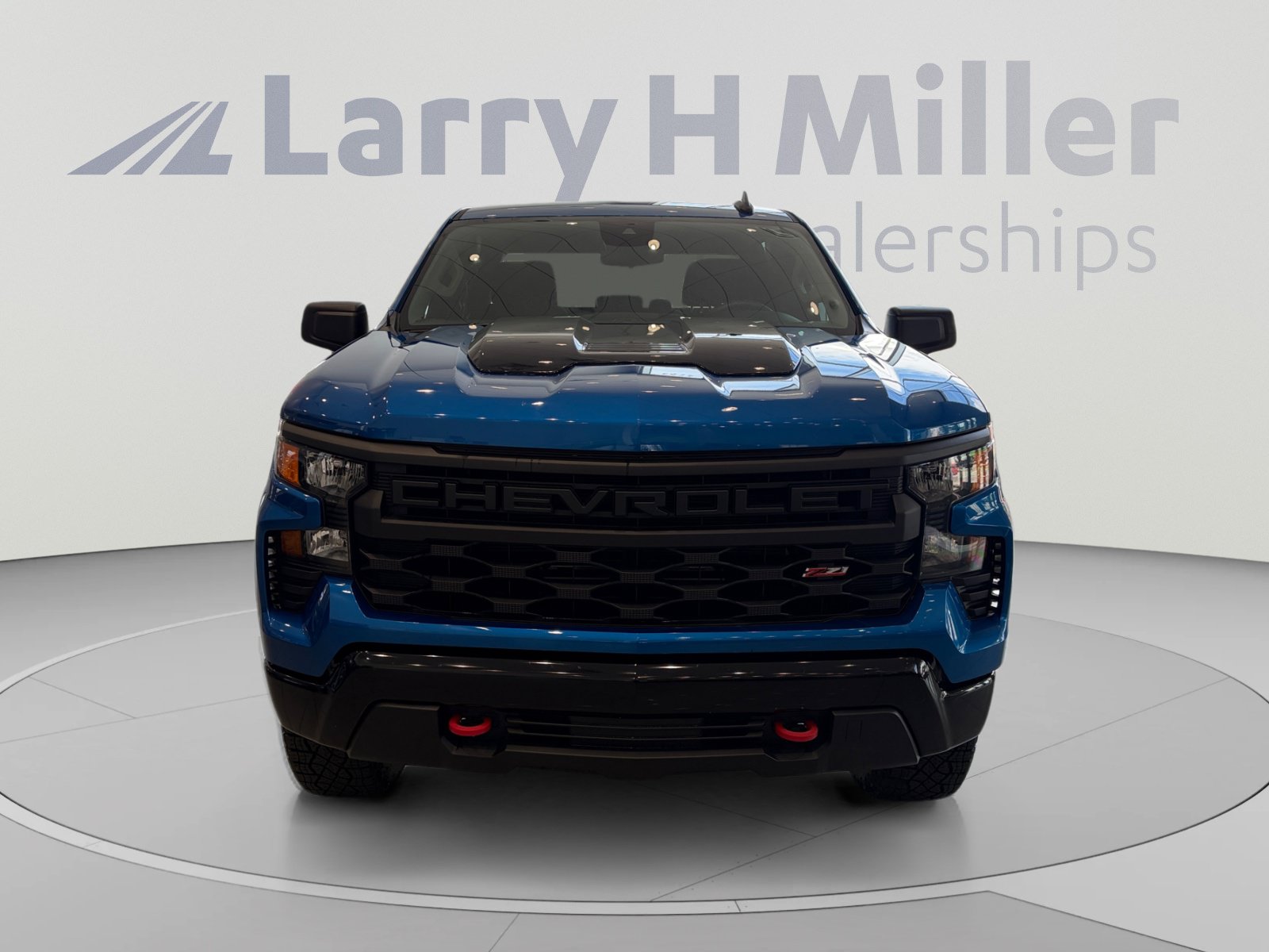 Used 2024 Chevrolet Silverado 1500 Custom Trail Boss w/ LPO, Dark Essentials Package AWD/4WD image 8