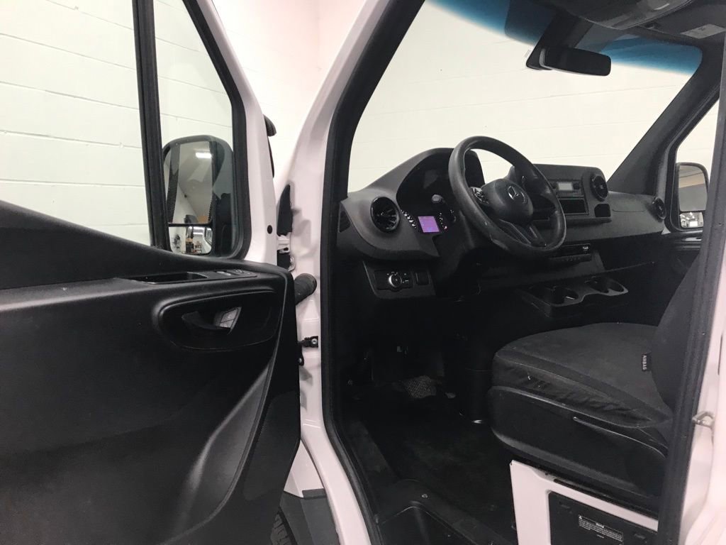Used 2021 Mercedes-Benz Sprinter 2500 image 10
