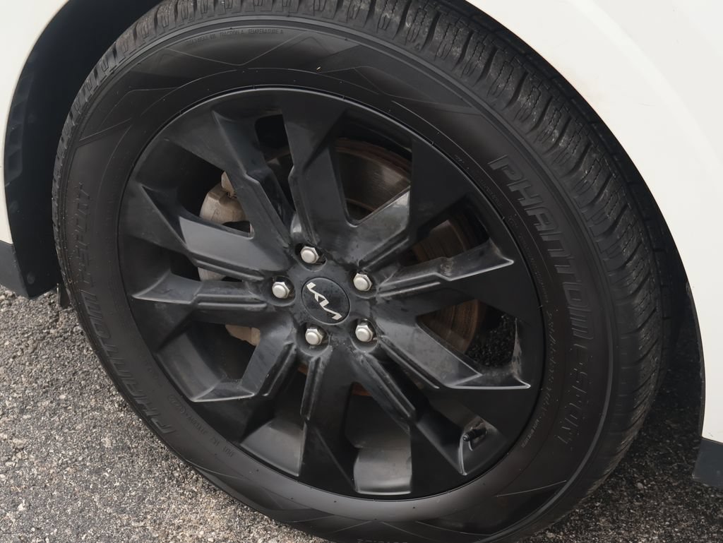 Certified 2024 Kia Carnival SX Prestige FWD image 43