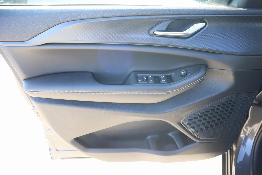 New 2025 Jeep Grand Cherokee L Laredo w/ Luxury Tech Group I image 16