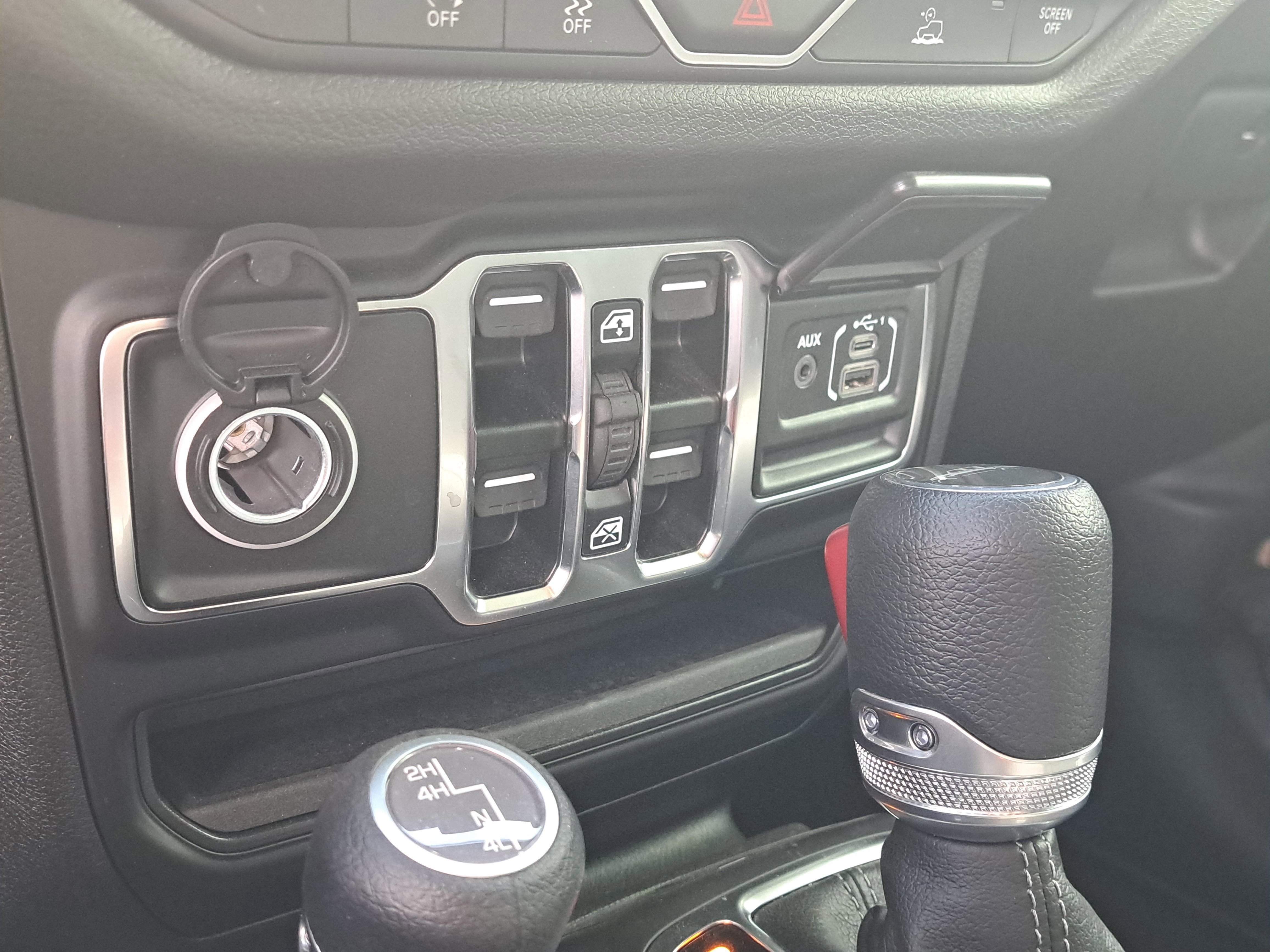 Used 2025 Jeep Gladiator Sport AWD/4WD image 48