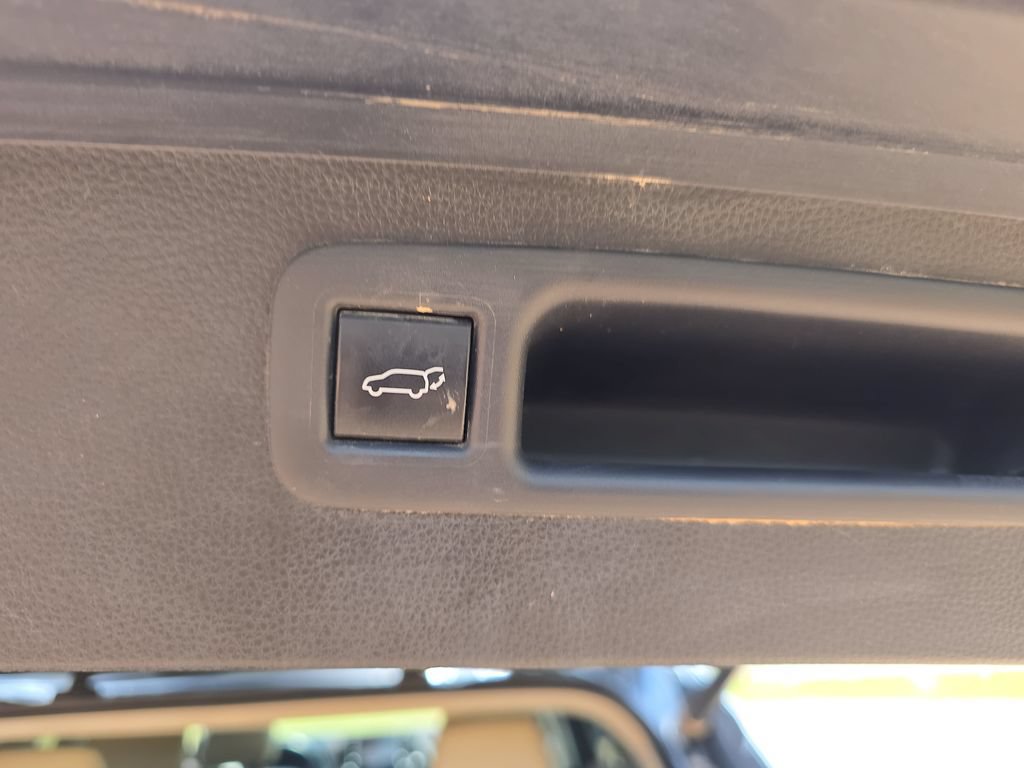 Used 2020 Toyota Highlander Limited w/ Protection Package #3 AWD/4WD image 14