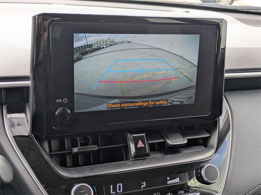 Used 2025 Toyota Corolla Cross LE image 18