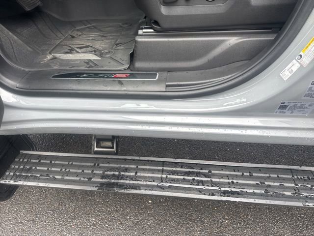 Used 2025 Chevrolet Silverado 2500 ZR2 w/ Technology Package image 12