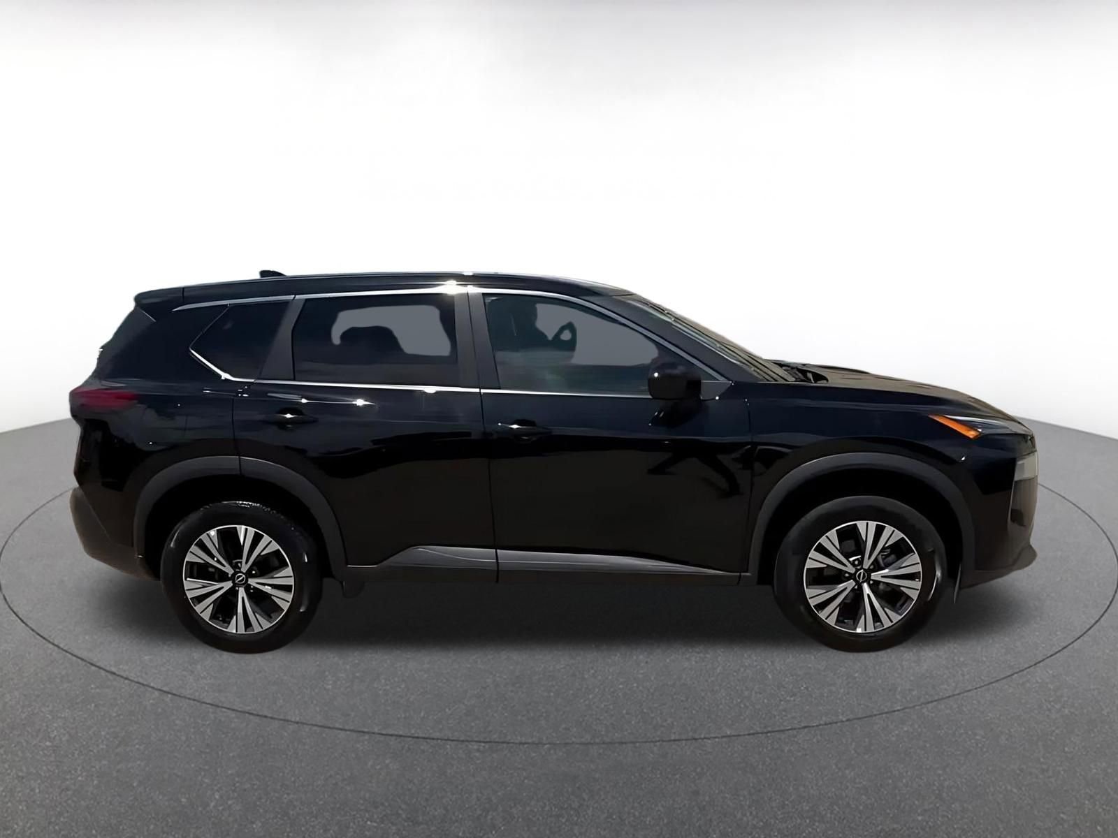Used 2023 Nissan Rogue SV AWD/4WD image 16
