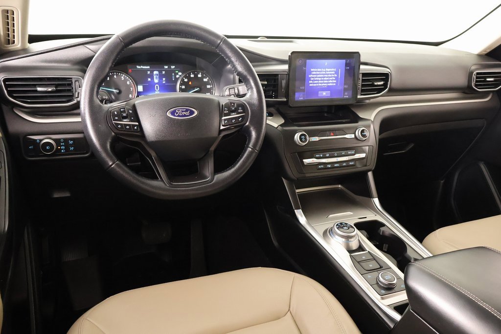 Used 2020 Ford Explorer XLT w/ Equipment Group 202A image 2