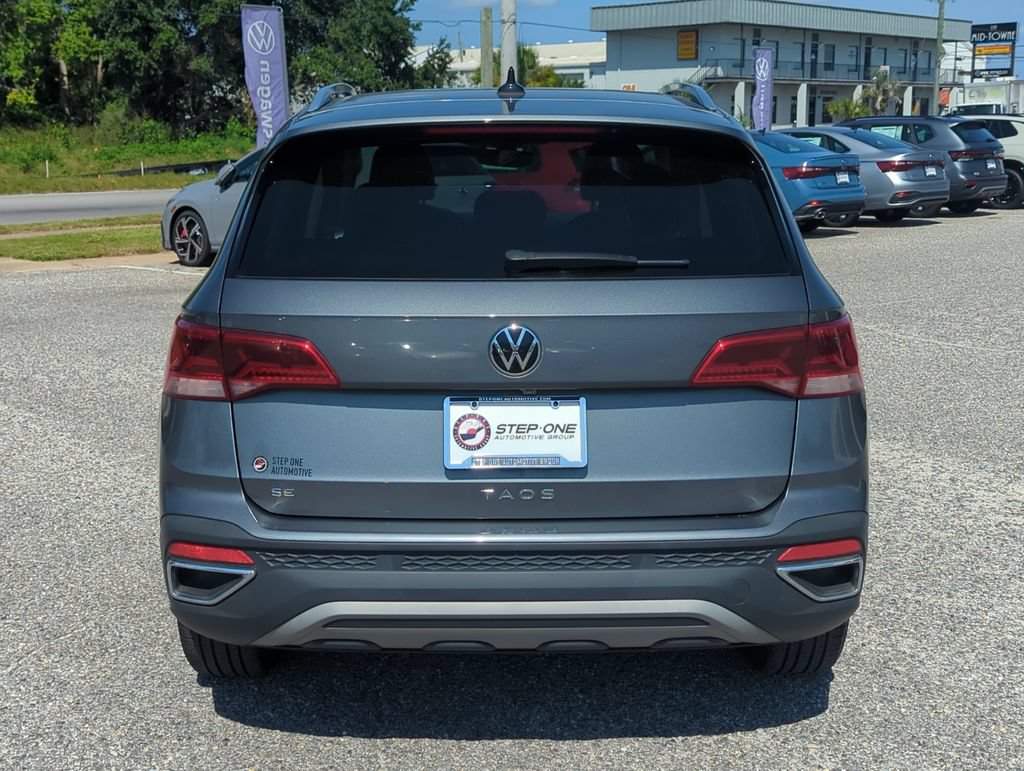 Certified 2023 Volkswagen Taos SE w/ Panoramic Sunroof Package FWD image 6