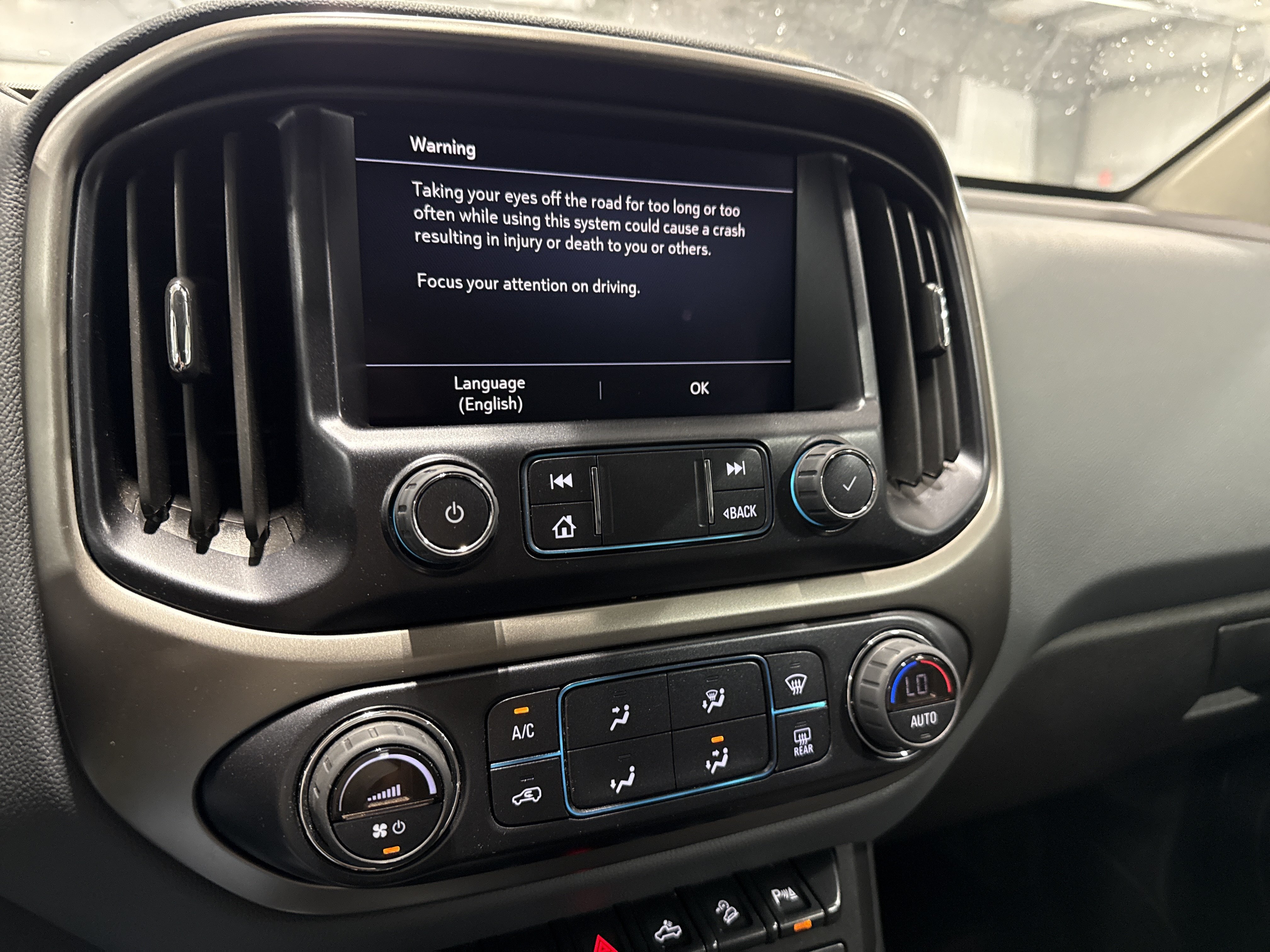 Used 2022 Chevrolet Colorado Z71 AWD/4WD image 11