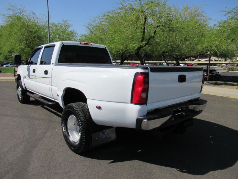 Used 2005 Chevrolet Silverado 3500 LS w/ Heavy-Duty Power Package AWD/4WD image 2
