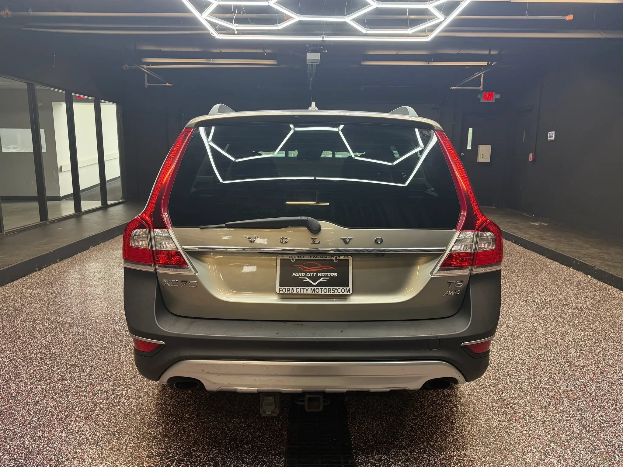 Used 2016 Volvo XC70 T5 Platinum w/ Protection Package AWD/4WD image 6
