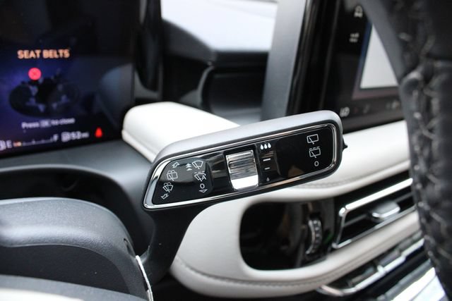 New 2026 Lincoln Aviator AWD image 14