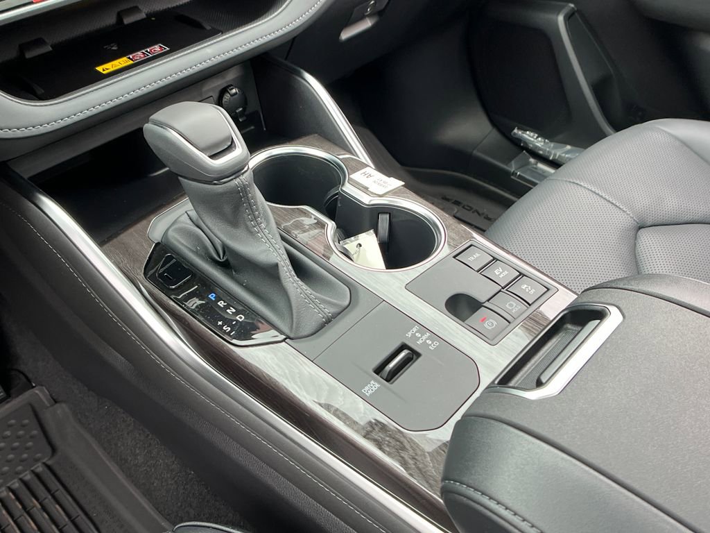 New 2026 Toyota Highlander Platinum image 20