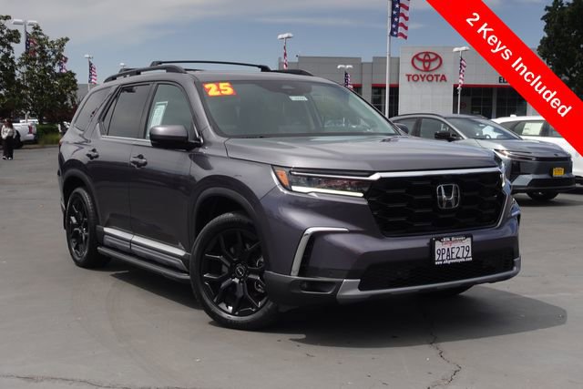 Used 2025 Honda Pilot Elite image 2