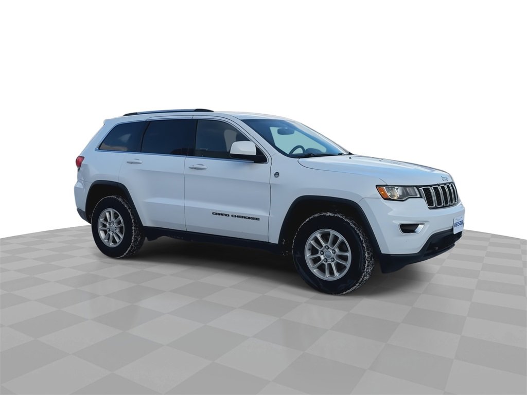 Used 2018 Jeep Grand Cherokee Laredo image 2