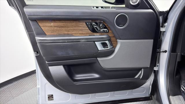 Used 2019 Land Rover Range Rover Supercharged AWD/4WD image 13