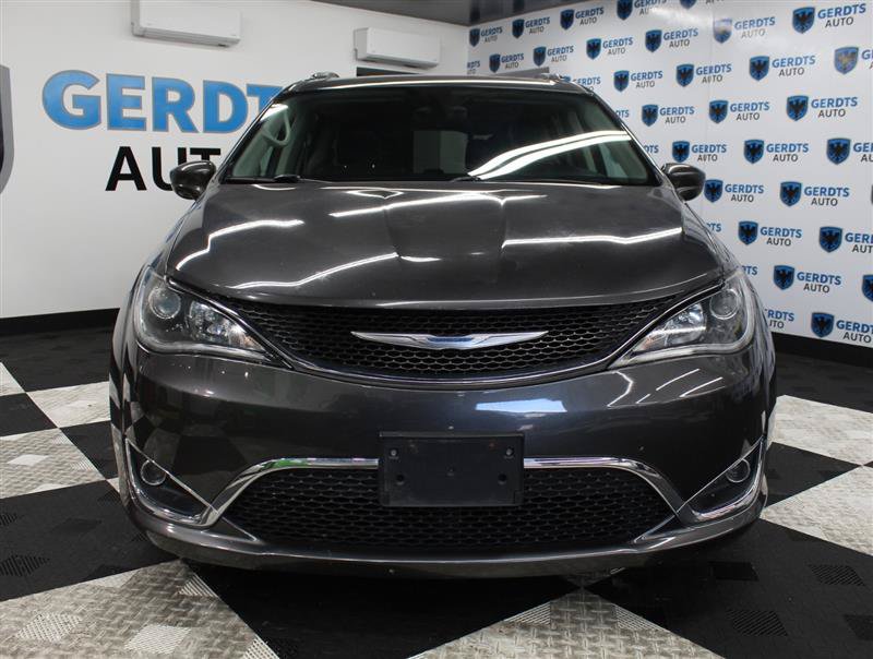Used 2018 Chrysler Pacifica Touring-L FWD image 6