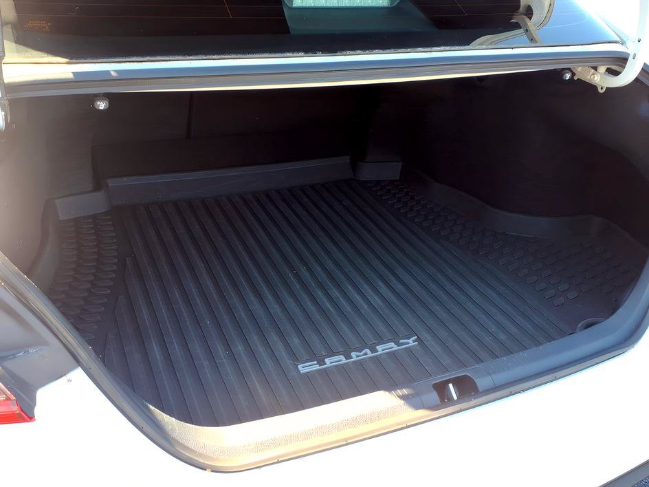 Certified 2025 Toyota Camry SE FWD image 10