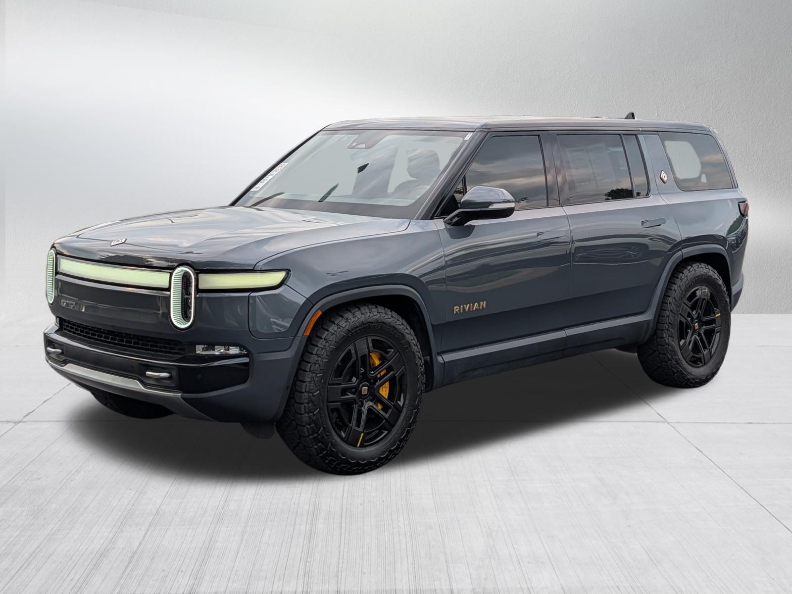 Used 2023 Rivian R1S Adventure AWD/4WD image 3