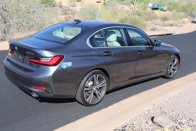 Used 2021 BMW 330e w/ Convenience Package RWD image 7