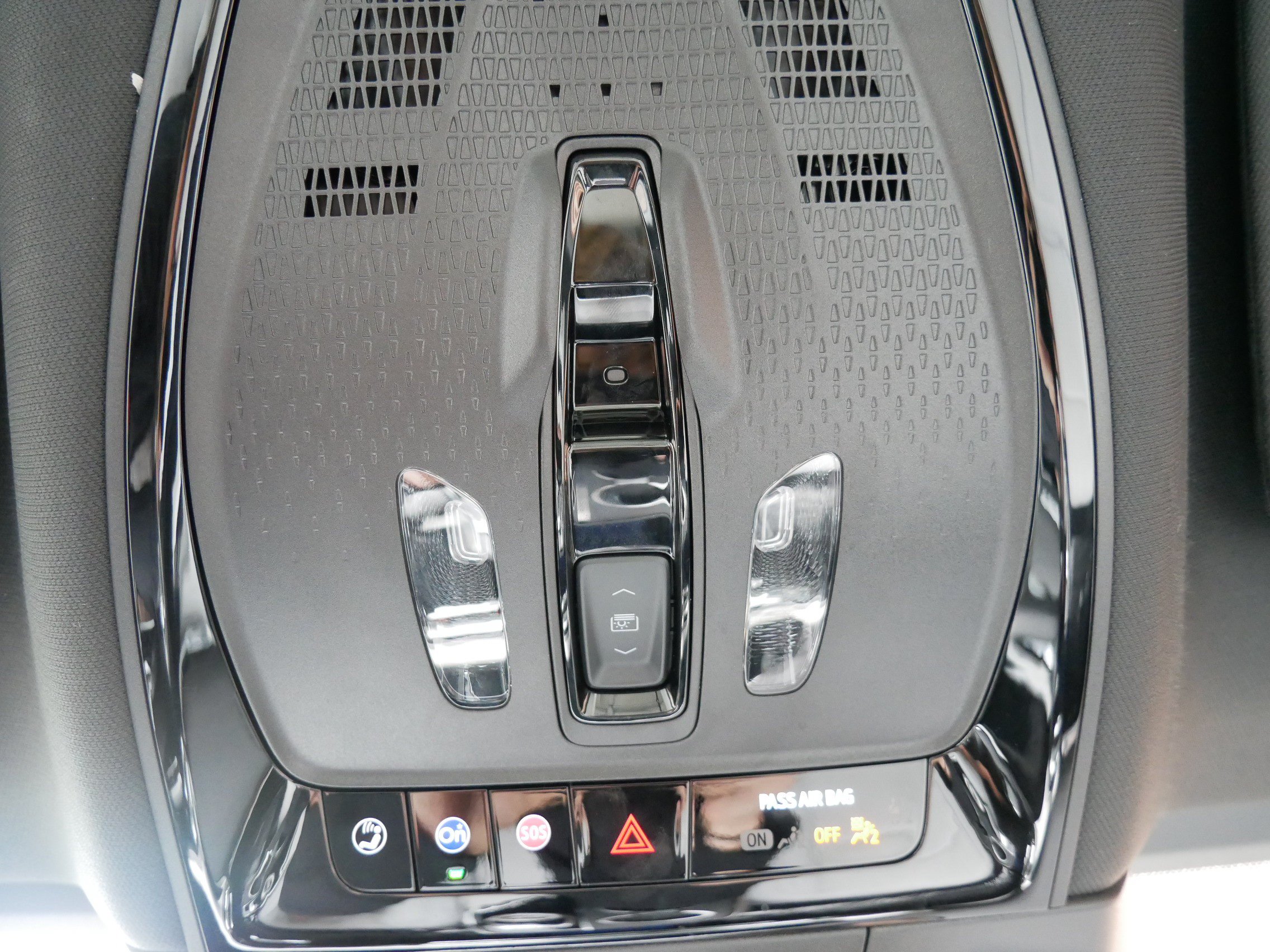 Certified 2024 Cadillac Lyriq Sport w/ LPO, Floor Liner Package AWD/4WD image 21