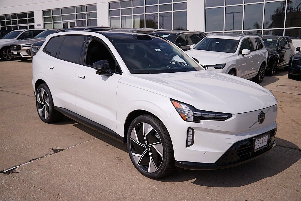 New 2025 Volvo EX90 Ultra image 4