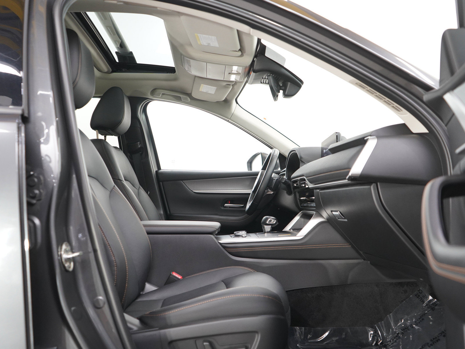 Certified 2024 MAZDA CX-90 Plug-In Hybrid w/ Preferred AWD/4WD image 11